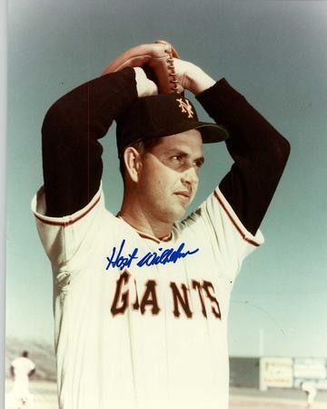 Hoyt Wilhelm Signed Autographed Glossy 8x10 Photo New York Giants (SA COA)
