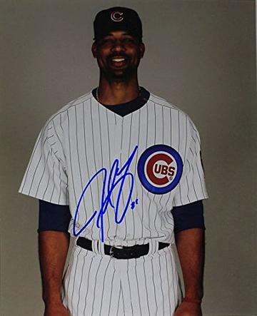Derrek Lee Signed Autographed Glossy 8x10 Photo Chicago Cubs (SA COA)