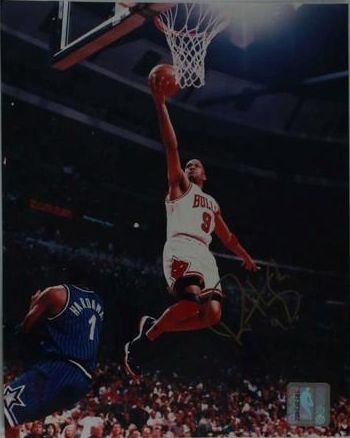 Ron Harper Signed Autographed Glossy 8x10 Photo Chicago Bulls (SA COA)