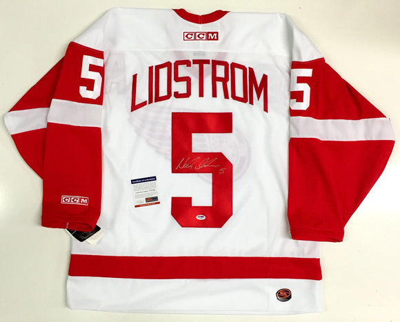 Nicklas Lidstrom Signed Autographed Detroit Red Wings Hockey Jersey (PSA/DNA COA)