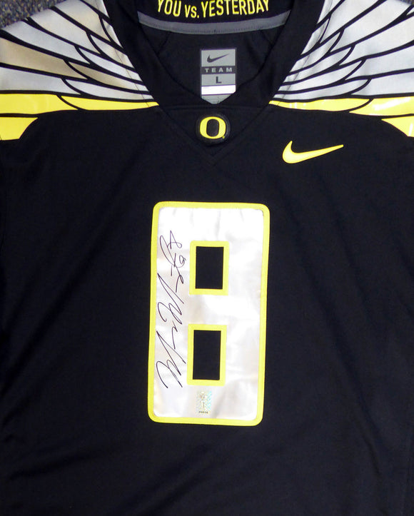 Marcus Mariota Signed Autographed Oregon Ducks Football Jersey (Mounted Memories COA)